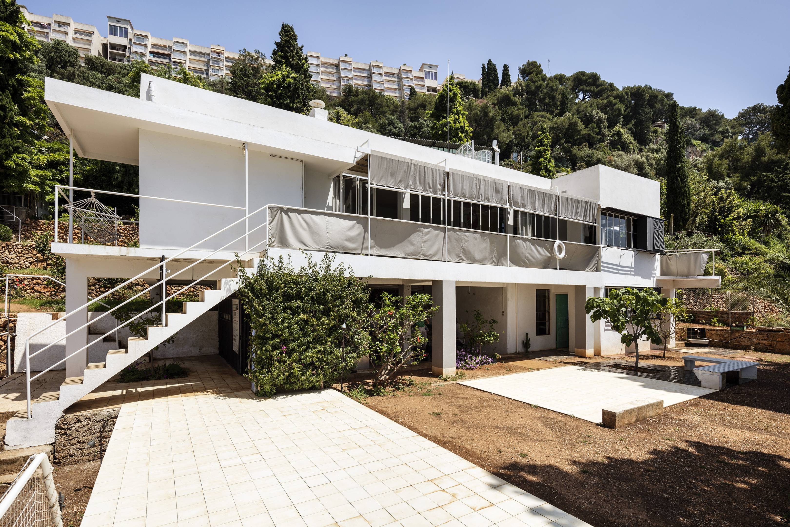 eileen-gray-e-1027-roquebrune-cap-martin-alpes-maritimes-france-1929-eileen-gray-eileen