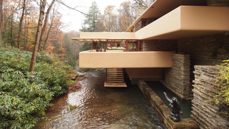 Maison sur la cascade - Données, Photos et Plans - WikiArquitectura