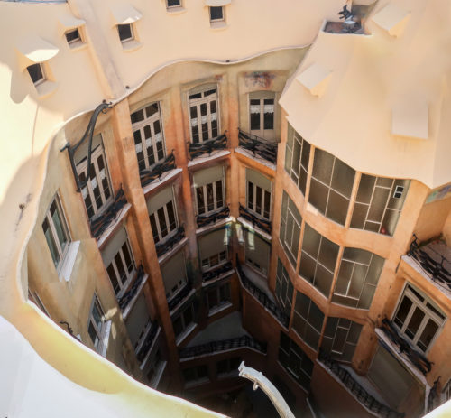 La pedrera (Casa Mila) – Antoni Gaudi – WikiArquitectura_026