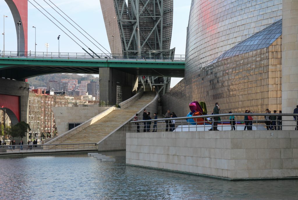 Museo Guggenheim Bilbao – Frank Ghery – WikiArquitectura_032