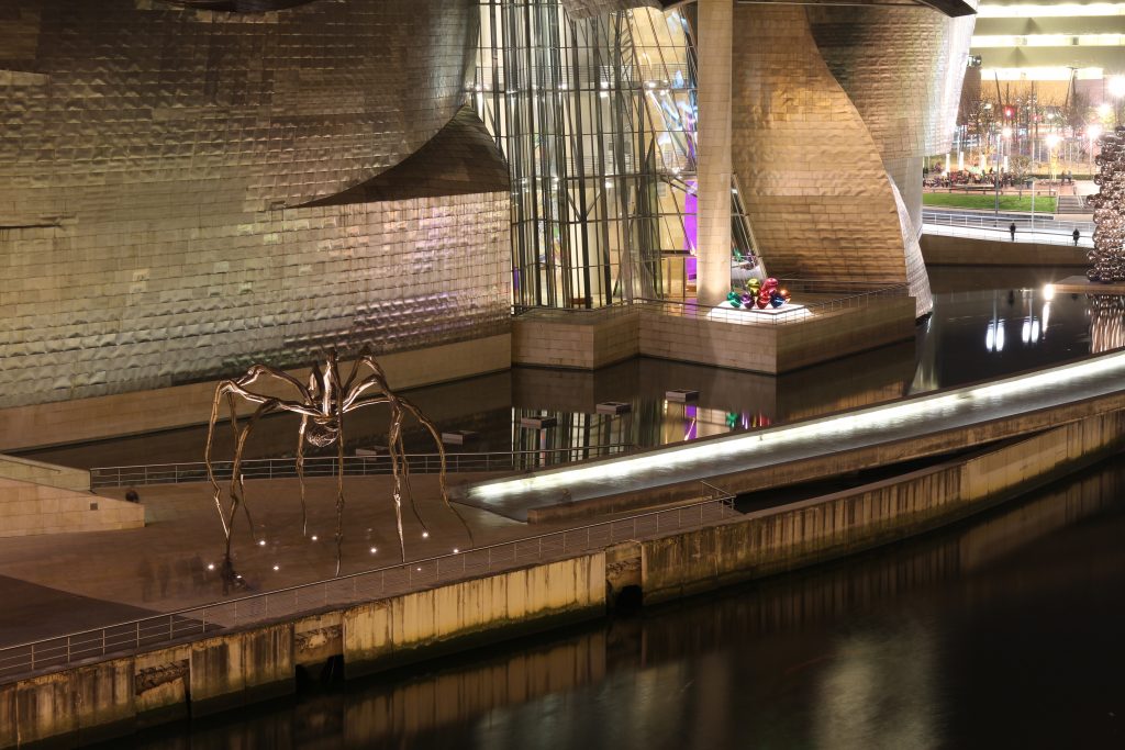 Museo Guggenheim Bilbao – Frank Ghery – WikiArquitectura_037