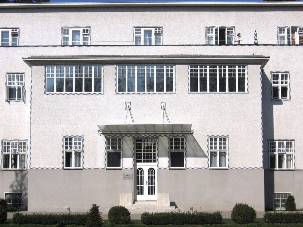 Sanatoriumpurkersdorf entr jardin